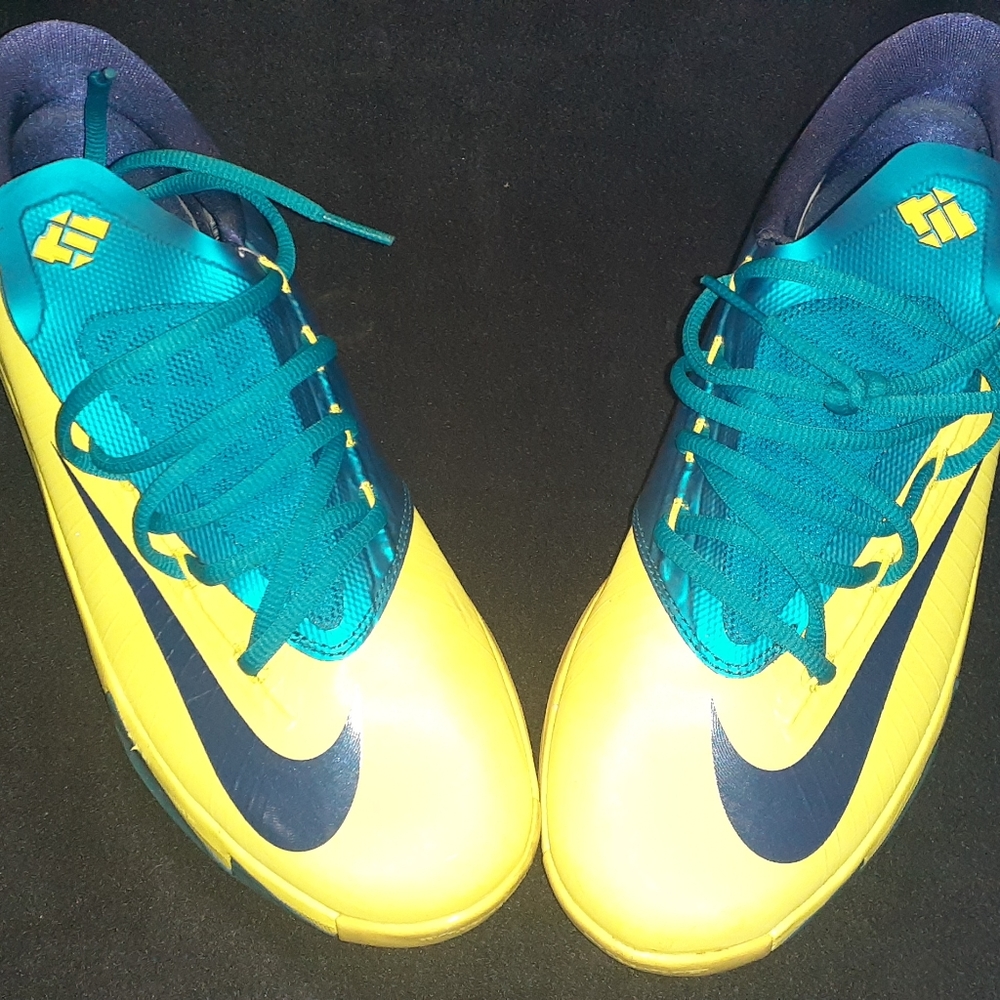 KD SNEAKERS